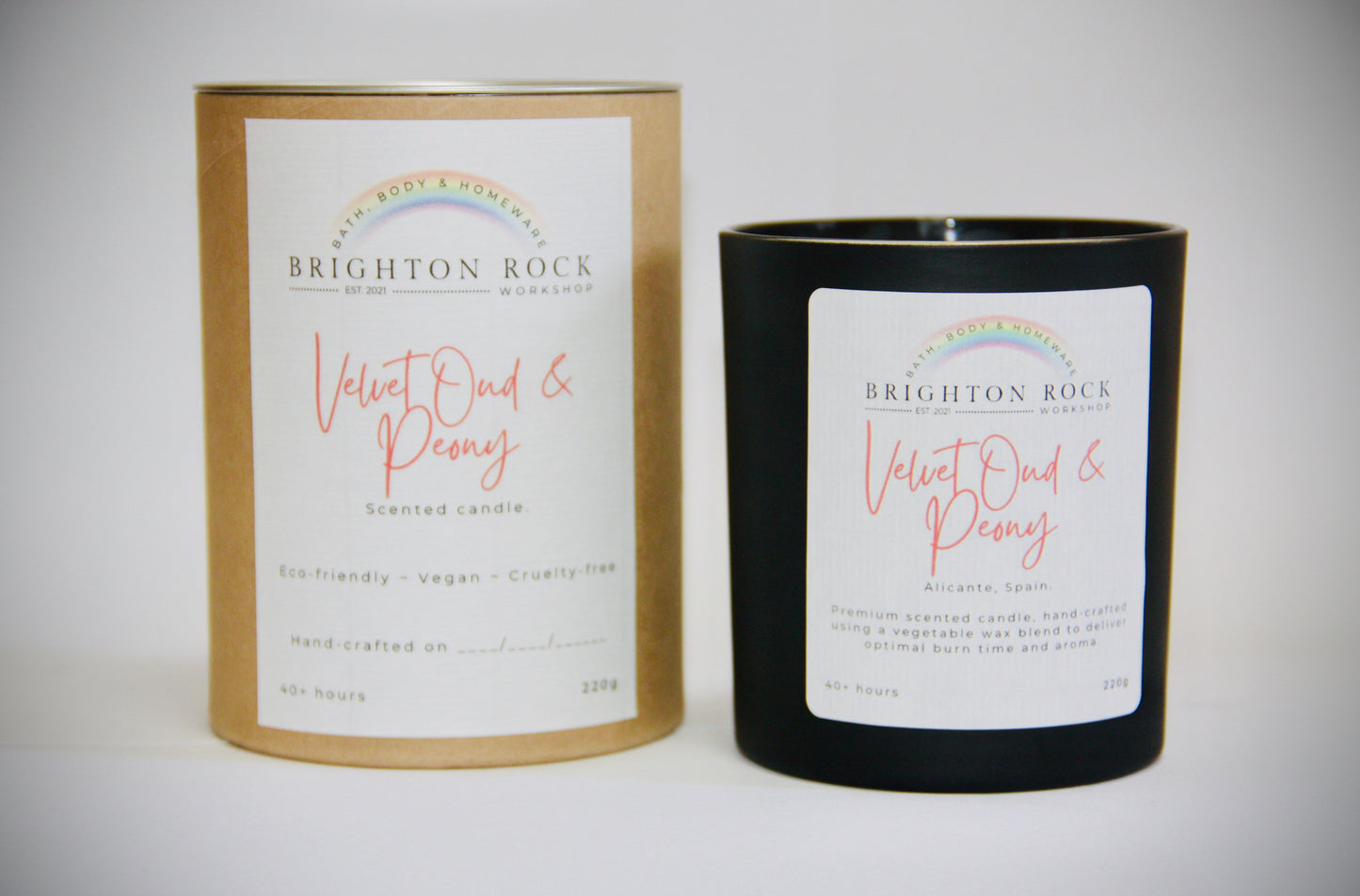 velvet oud & peony packaging Kraft tube Brighton Rock Workshop independent brand scented candle in 220g black Italian glass jar. Strongly scented home fragrance, made in Alicante, Spain. Ships to Europe and the UK. Eco-friendly packaging, vegan & cruelty-free