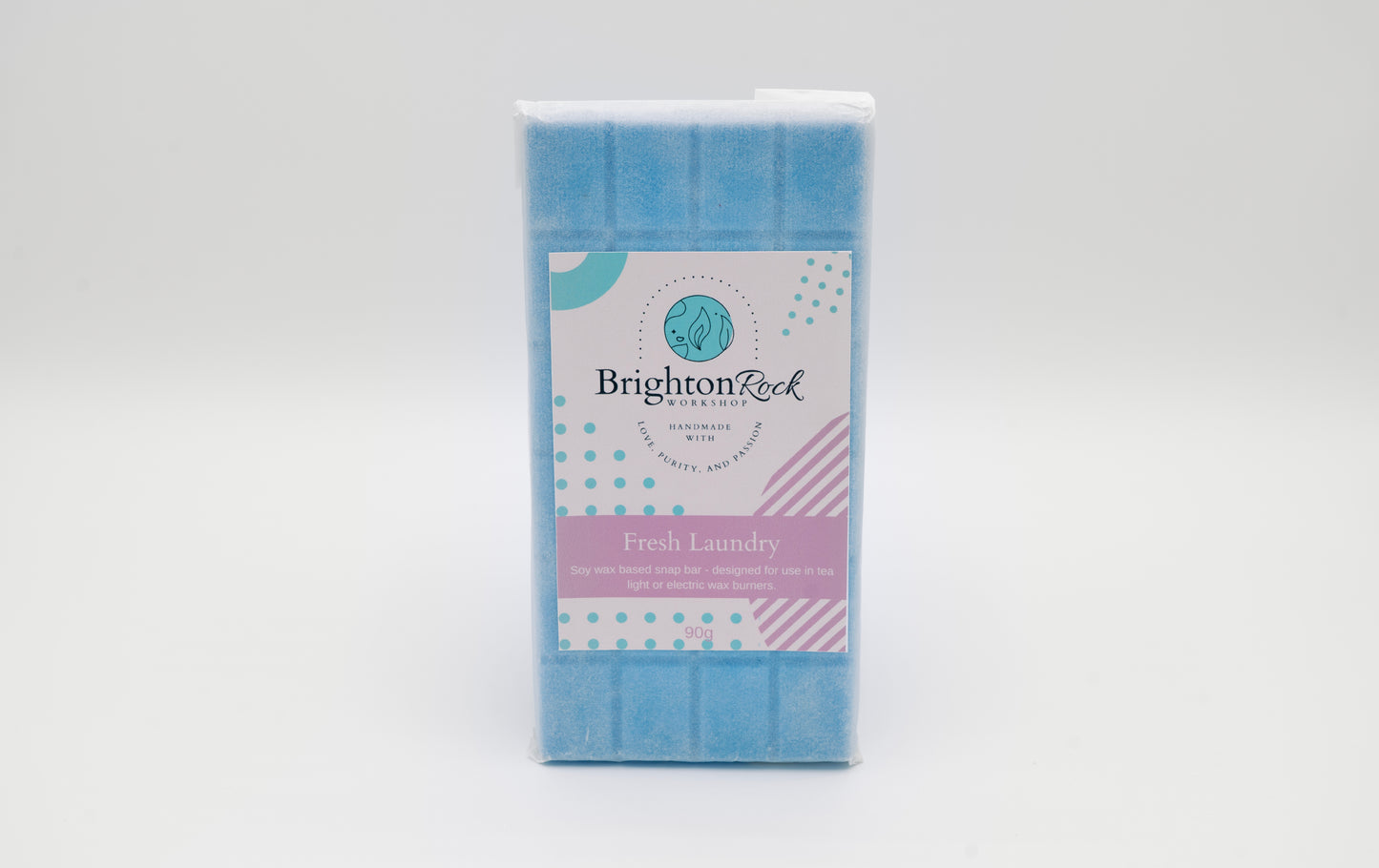 fresh laundry scented blue 30g or 90g strongly scented wax melt snap bars. Eco friendly waxed paper packaging. Brighton Rock Workshop wax melts made in Spain and the United Kingdom, available in two sizes. Suitable for tea light or electric burners