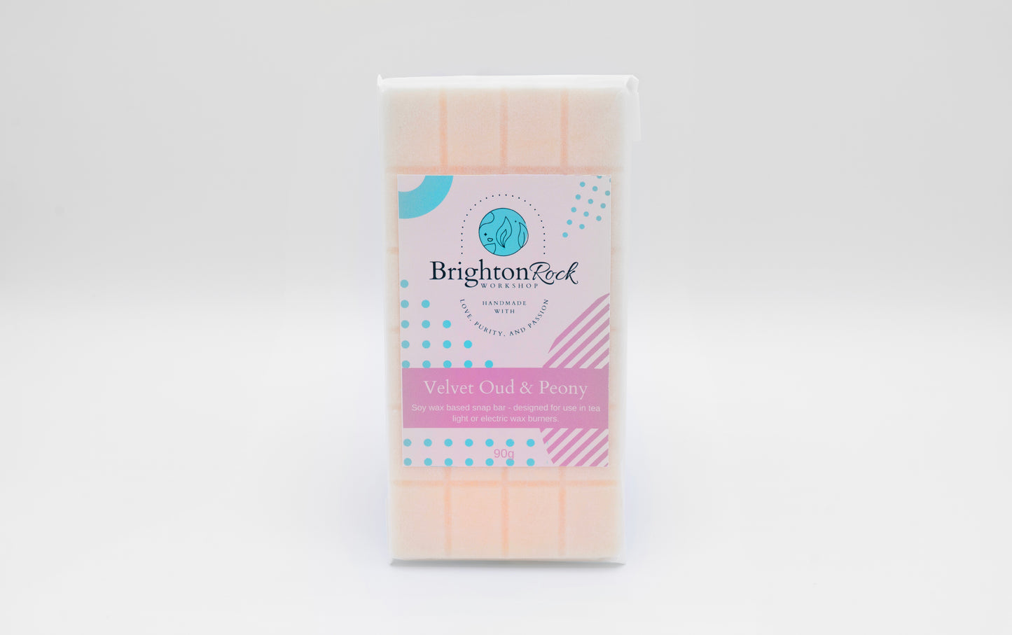 Velvet oud and peony scented 30g or 90g strongly scented wax melt snap bars. Eco friendly waxed paper packaging. Brighton Rock Workshop wax melts made in Spain and the United Kingdom, available in two sizes. Suitable for tea light or electric burners