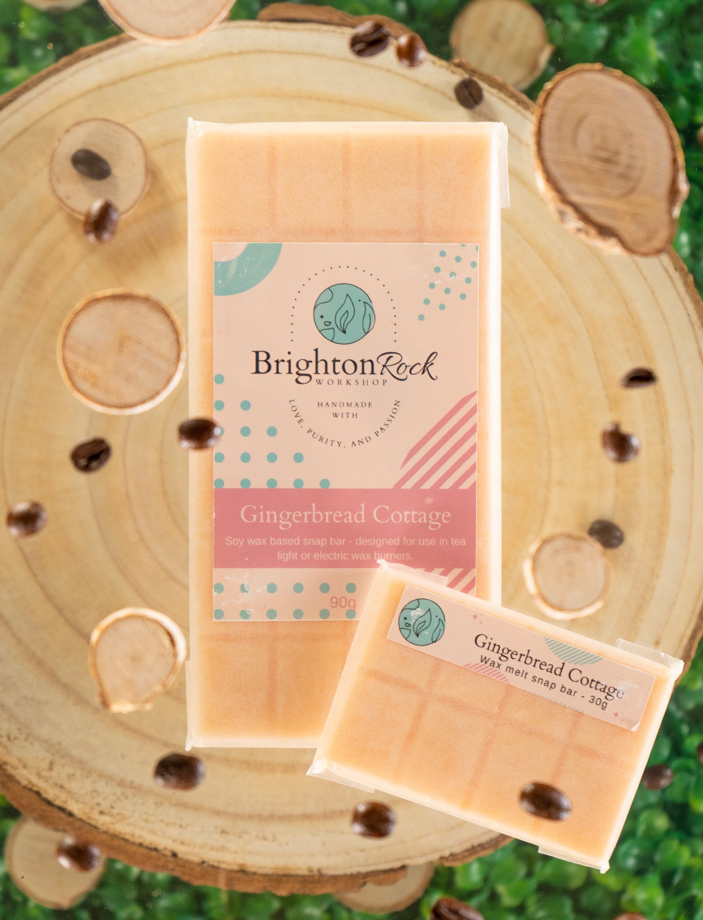 gingerbread cottage scented 30g or 90g strongly scented wax melt snap bars. Eco friendly waxed paper packaging. Brighton Rock Workshop wax melts made in Spain and the United Kingdom, available in two sizes. Suitable for tea light or electric burners