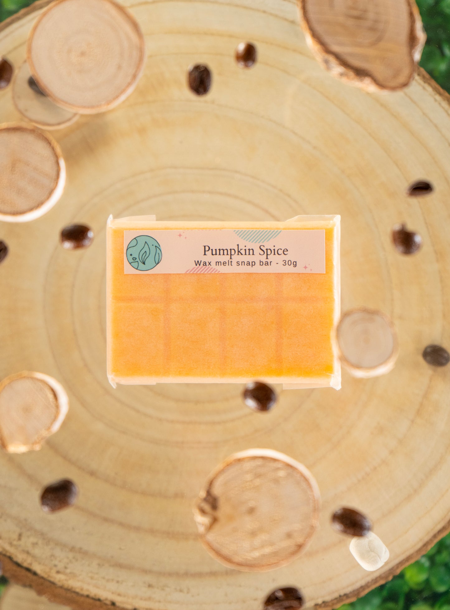 pumpkin spice scented orange 30g or 90g strongly scented wax melt snap bars. Eco friendly waxed paper packaging. Brighton Rock Workshop wax melts made in Spain and the United Kingdom, available in two sizes. Suitable for tea light or electric burners