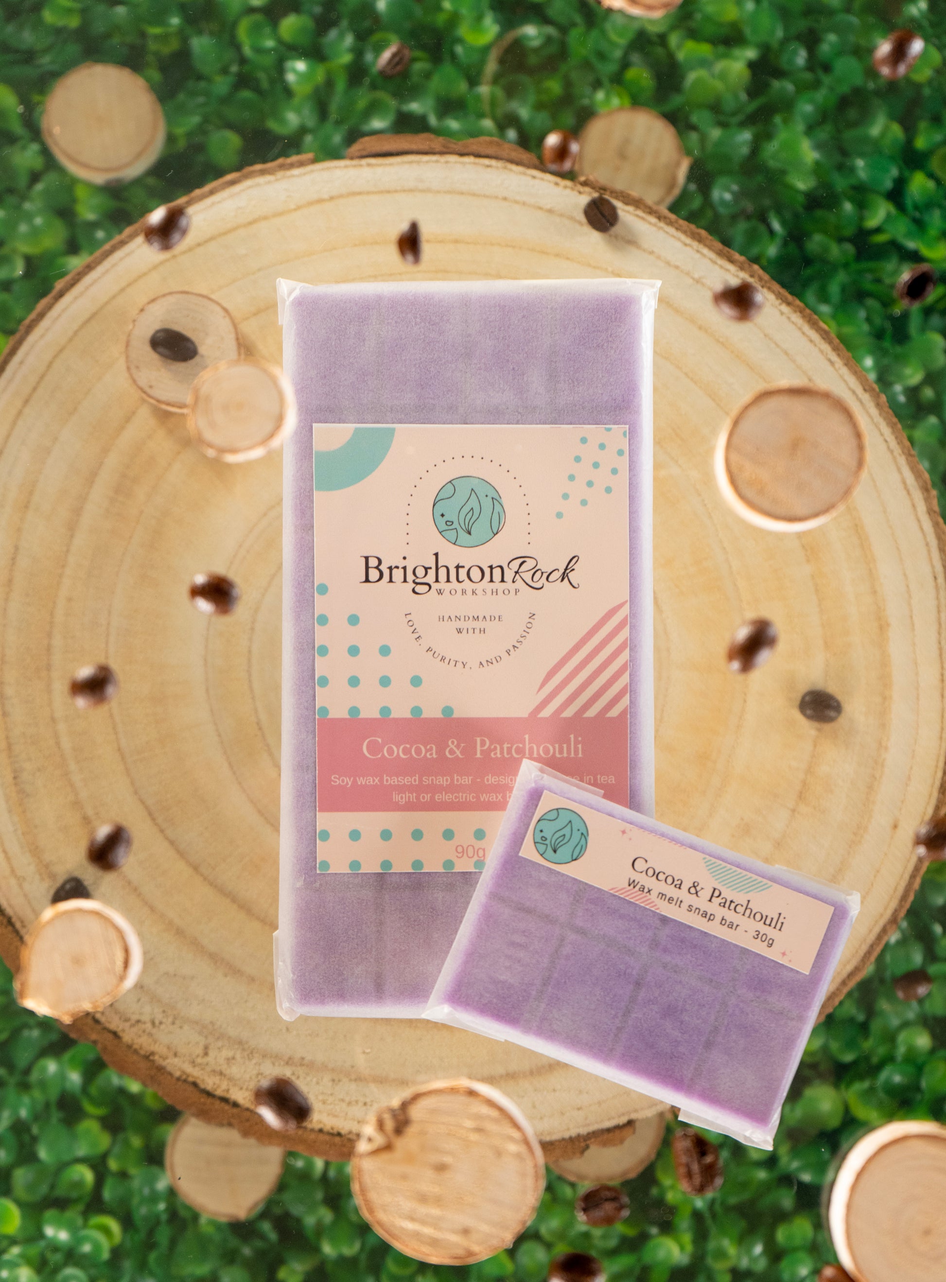 cocoa and patchouli 30g or 90g strongly scented wax melt snap bars. Eco friendly waxed paper packaging. Brighton Rock Workshop wax melts made in Spain and the United Kingdom, available in two sizes. Suitable for tea light or electric burners