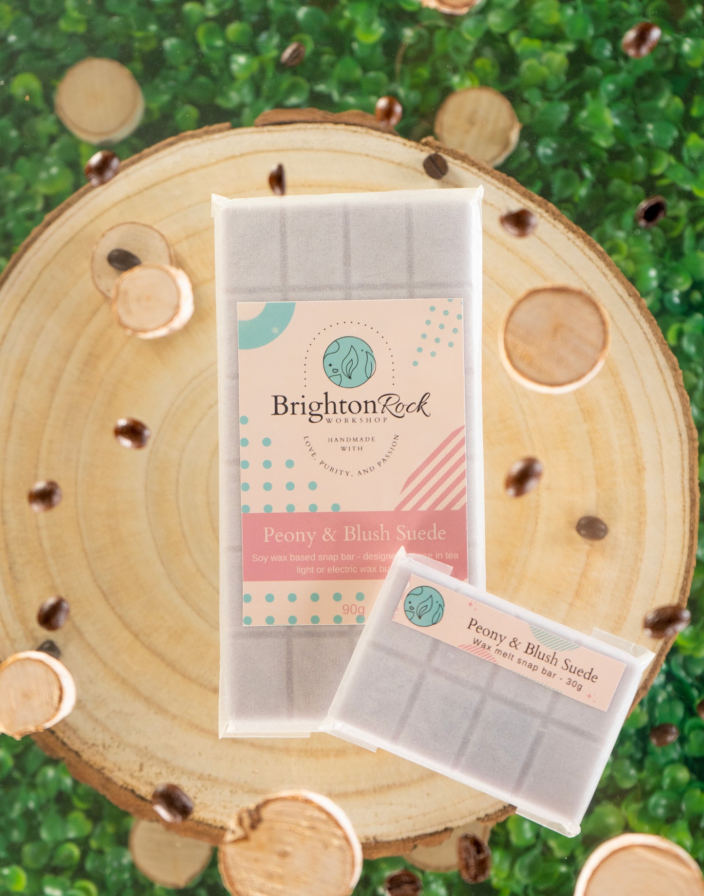 Peony and blush suede scented 30g or 90g strongly scented wax melt snap bars. Eco friendly waxed paper packaging. Brighton Rock Workshop wax melts made in Spain and the United Kingdom, available in two sizes. Suitable for tea light or electric burners