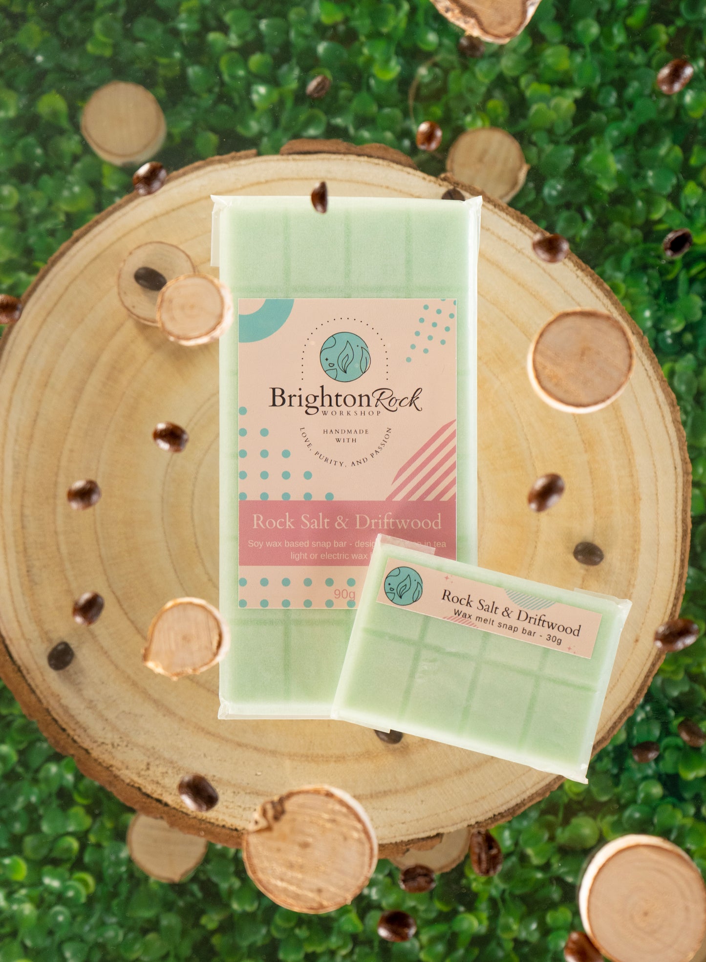 Rock salt & driftwood marine inspired scented 30g or 90g strongly scented wax melt snap bars. Eco friendly waxed paper packaging. Brighton Rock Workshop wax melts made in Spain and the United Kingdom, available in two sizes. Suitable for tea light or electric burners