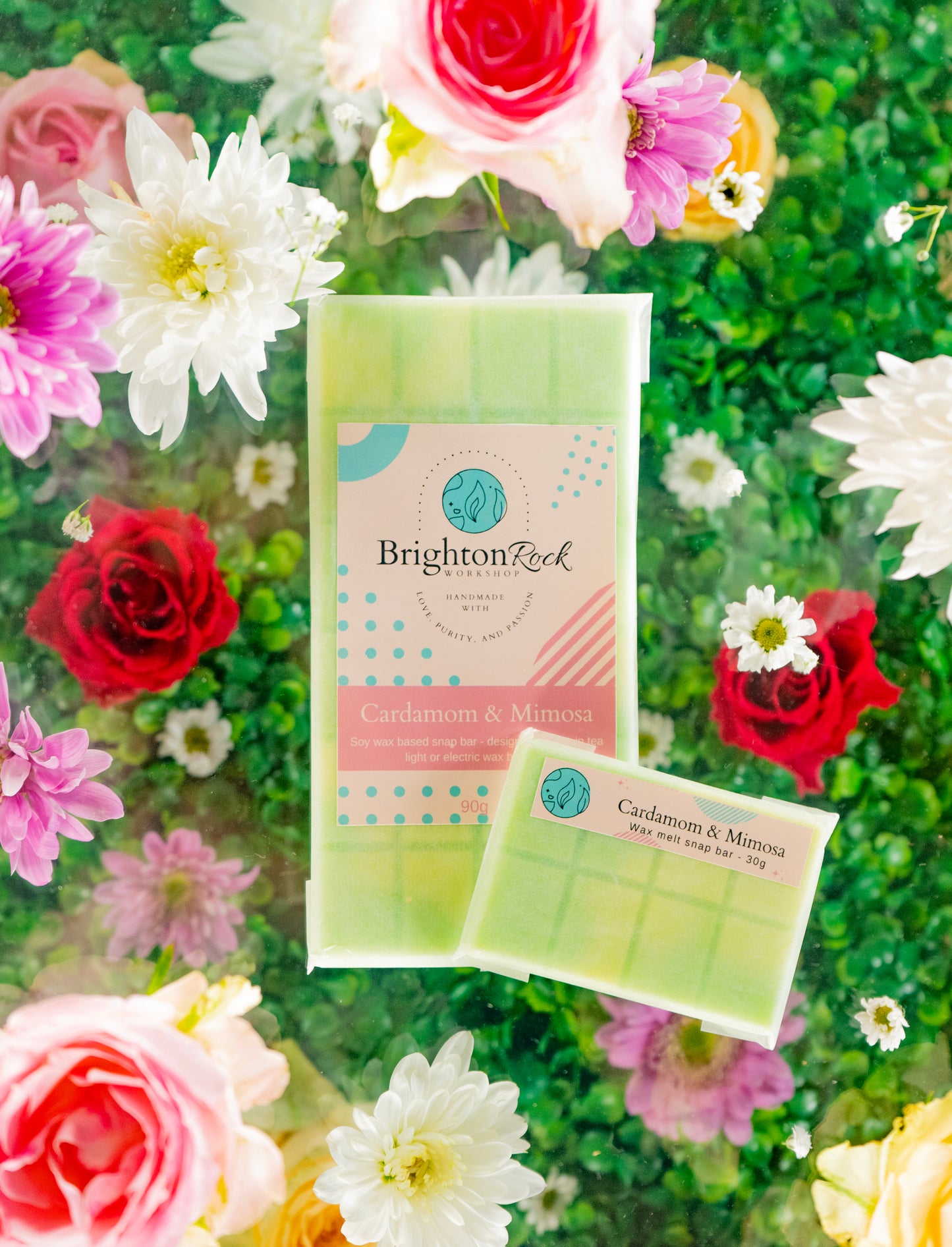 cardamom and mimosa 30g or 90g strongly scented wax melt snap bars. Eco friendly waxed paper packaging. Brighton Rock Workshop wax melts made in Spain and the United Kingdom, available in two sizes. Suitable for tea light or electric burners