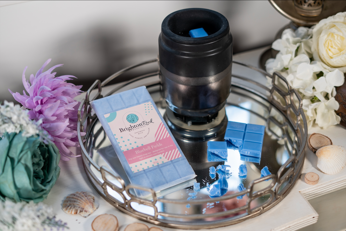 bluebell fields 30g or 90g strongly scented wax melt snap bars. Eco friendly waxed paper packaging. Brighton Rock Workshop wax melts made in Spain and the United Kingdom, available in two sizes. Suitable for tea light or electric burners