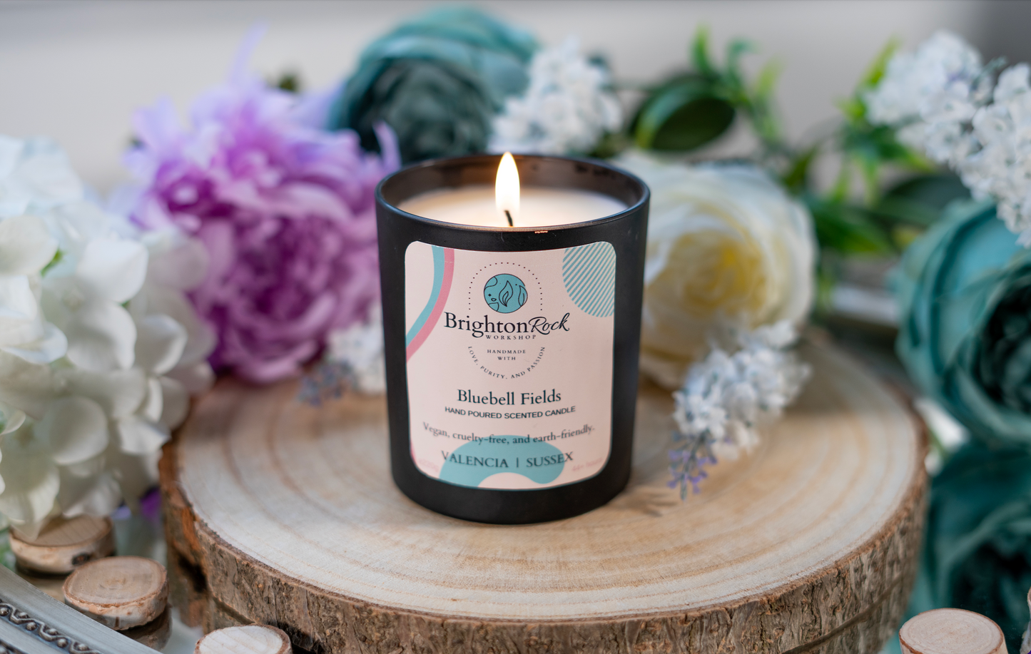 Bluebell Fields - Brighton Rock Workshop independent brand scented candle in 220g black Italian glass jar. Strongly scented home fragrance, made in Alicante, Spain. Ships to Europe and the UK. Eco-friendly packaging, vegan & cruelty-free