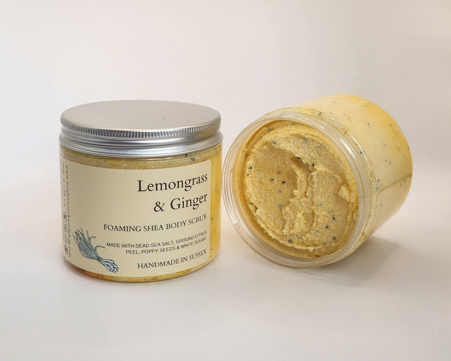 270g tub of lemongrass & ginger scented shower scrub. Handmade in the UK by Brighton Rock Workshop. Vegan friendly and cruelty free. long lasting scent