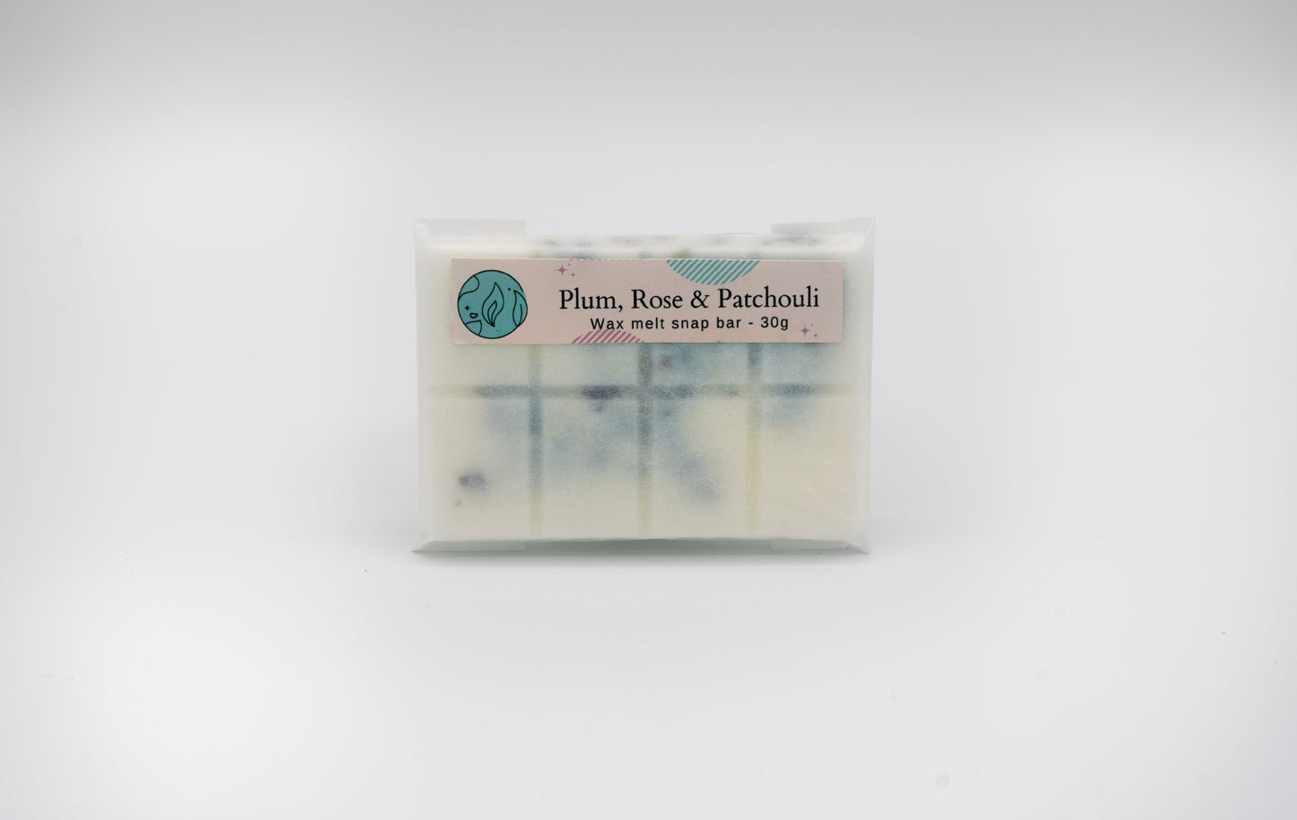 Plum, rose & patchouli scented 30g or 90g strongly scented wax melt snap bars. Eco friendly waxed paper packaging. Brighton Rock Workshop wax melts made in Spain and the United Kingdom, available in two sizes. Suitable for tea light or electric burners