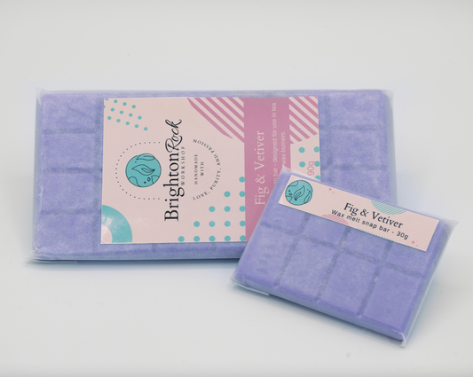 fig and vetiver purple 30g or 90g strongly scented wax melt snap bars. Eco friendly waxed paper packaging. Brighton Rock Workshop wax melts made in Spain and the United Kingdom, available in two sizes. Suitable for tea light or electric burners