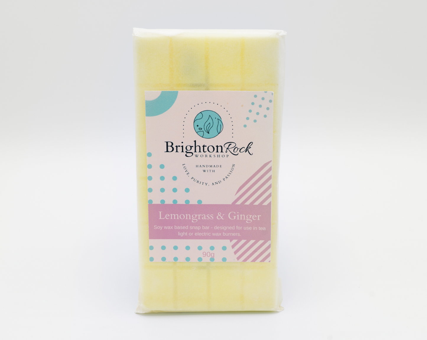 30g or 90g strongly scented wax melt snap bars. Eco friendly waxed paper packaging. Brighton Rock Workshop wax melts made in Spain and the United Kingdom, available in two sizes. Suitable for tea light or electric burners